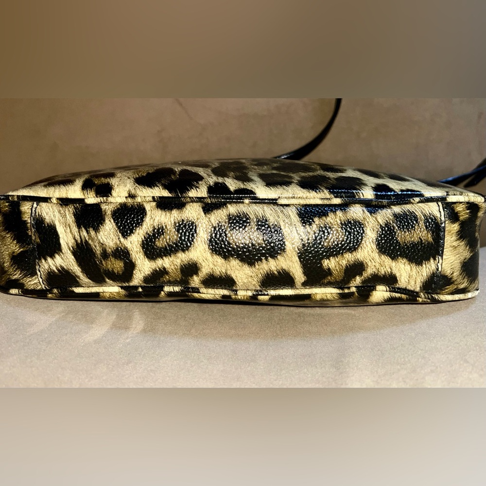 Kate Spade β οΈ New York Patent Leather Leopard Print Crossbody Bag πππ€π€π©Άπ€β¨ - Picture 4 of 9